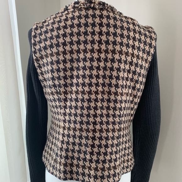 CAbi  |  ‘Houndstooth Mixer’ Jacket! Size 4 - Picture 3 of 6